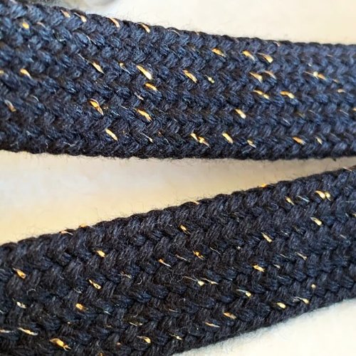 Tresse tubulaire, plate, métallisée, noir et fils or, large de 15 mm, 92 % de coton, au mètre