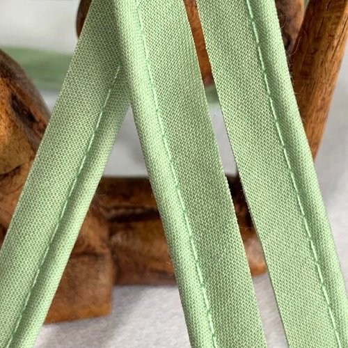 Passepoil, dépassant, en polycoton, mèche 2, de couleur vert amande, large de 10 mm, vente au mètre linéaire
