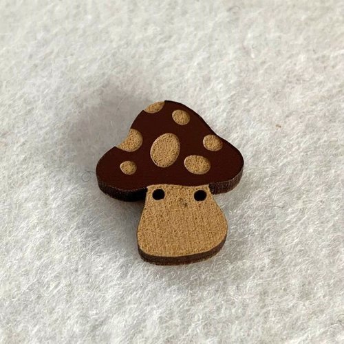 Bouton en bois, charm, automne, artisanat france, champignon large, 2 cm, couleur marron taches beige, vendu à l'unité