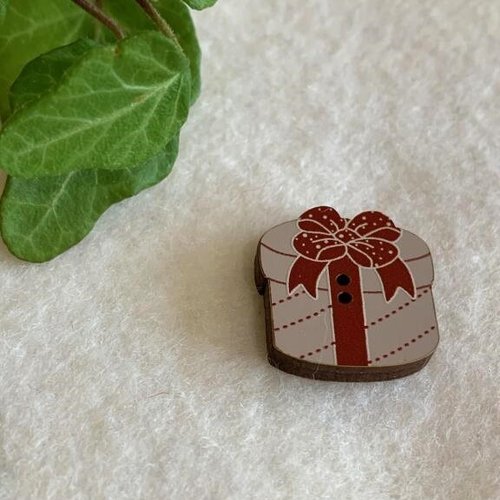 Bouton en bois, charm, cadeau rond, 1.8 cm,  marron et beige, artisanat de france, vente à la pièce