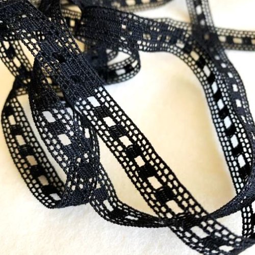 Dentelle en coton, made in france,  large de 10 mm, de couleur noire noire,  habillement, décoration, vente par au mètre