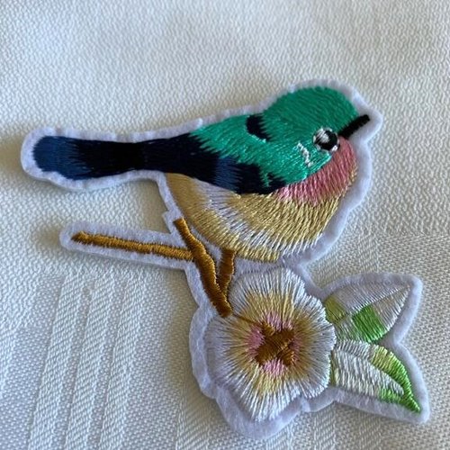 Promotion : appliqué à coller, oiseau vert et rose, queue bleue, fleur pêche,  6.6 cm/7.4 cm, vente à l'unité