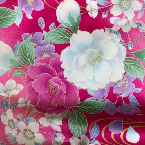 New : tissu japonais, marque naka, large de 110 cm, coton doux, fond émeraude, fleurs colorées roses blanches, vente par 25 cm de ha