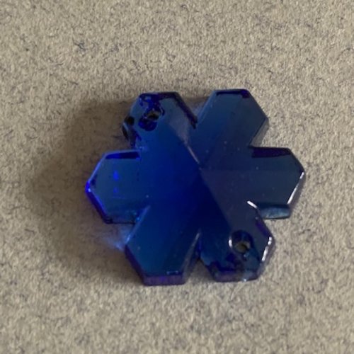 Connecteur, en verre, cristal à insérer, ou à coudre sur un pull, blouson, 19/17 mm, bleu de cobalt, à la pièce