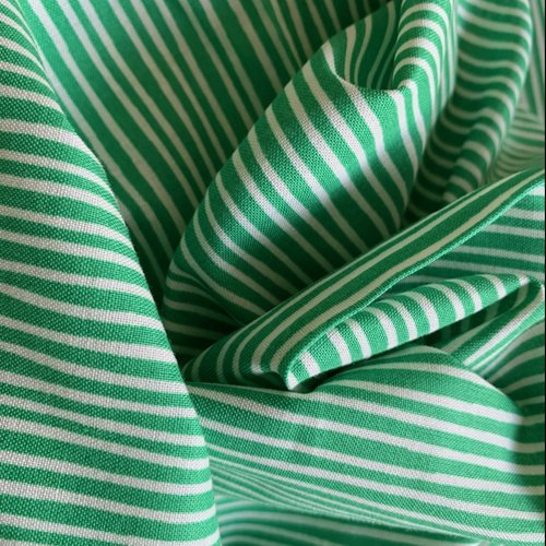 Tissu en coton, tissé au japon, idéal pour la confection de la saison, rayures blanc sur vert printemps, vente par 25/