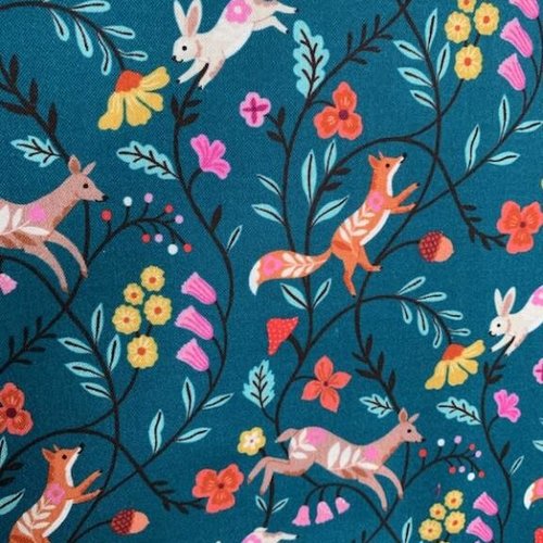 Nouveau dashwood ! tissu vert turquoise, avec des renards, biches, lièvres, parmi les fleurs de printemps, vente par 25/110 c