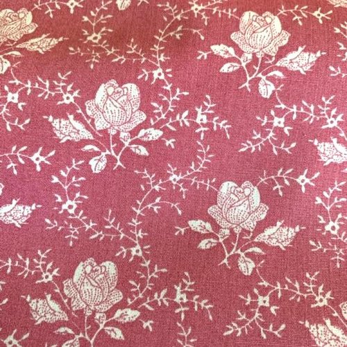 Tissu en coton fleuri, roses et hubble, des boutons de roses crème sur vieux rose, vente par 25 cm/110 cm