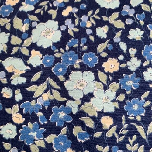 Tissu coton de printemps, sevenberry, japon, base bleu marine, fleurs bleues d'eau, abricot, vente par 25 cm sur 110 de laize
