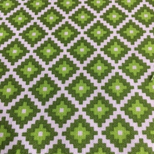Tissu coton de belle qualité, pixelquartet fond blanc avec des losanges verts, dégradés, 0.5/0.70 m, neuf