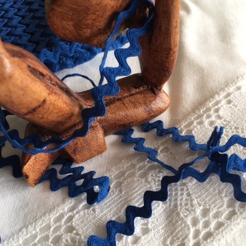 Ruban de croquet, serpentine, en coton du puy, 5 mm, couleur bleu outremer, neuf, vendu au mètre