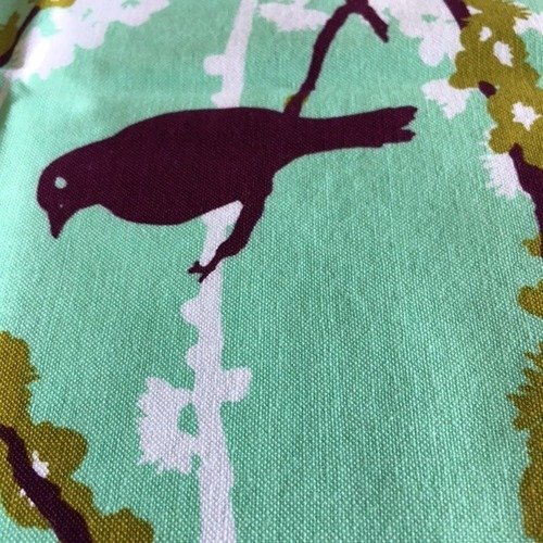 Tissu en coton, patchwork, oiseaux violets, sur fond vert d'eau, branches blanches, fleurs ocre, vert olive, 52 cm / 43 cm neuf
