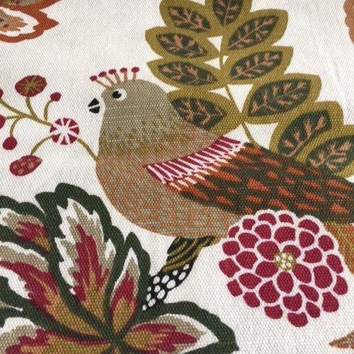 Tissu en toile de coton, scandinave, décor oiseaux dans les feuillages, multicolore, chaud, neuf, 1.50 m/ 0.51 m