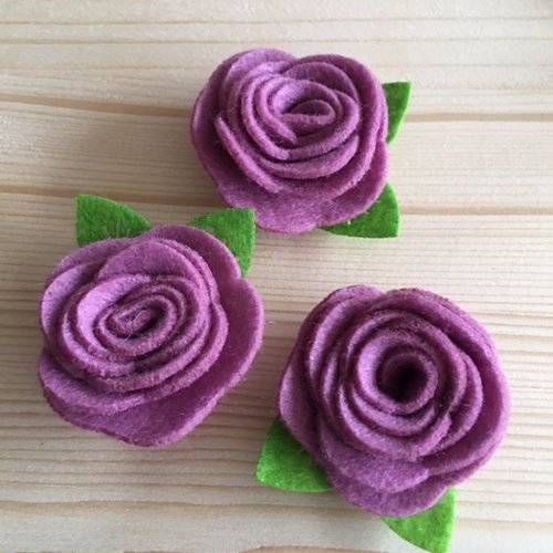 Fleurs en feutrine, laine et viscose, 4 cm de large environ, de couleur rose ancien, vendues à l'unité