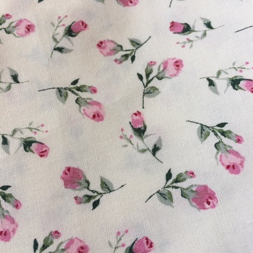 Tissu "roses et hubbles patchwork", quilting, en 100 % coton, shabby, petites roses sur fond crème clair, neuf, 25 cm/110 cm