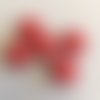 Bouton enfant, 15 mm, à queue, rouge avec chien en peluche blanc, neuf et vendu à l'unité