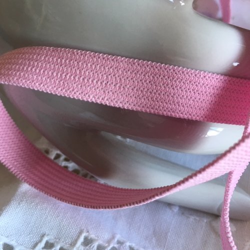 Elastique, de couleur rose, large de 1 cm, polyester et latex, vente au mètre,