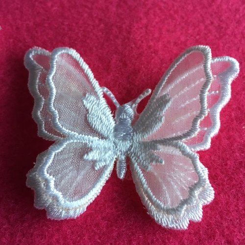 Papillons en dentelle, brodée, blanche, 4 ailes, 5.8 cm /4.6 cm, enfant, mariée, vendu à l'unité