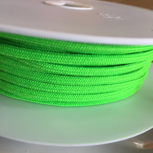 Cordon, lacet en polyester, 3 mm de diamètre, de couleur vert fluo, made in france, vente au mètre