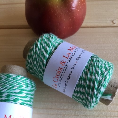 Noël : fil en coton, baker twine, de couleur vert et blanc, 35 mètres sur 6 cm, et 3 cm de haut, vente à la pièce