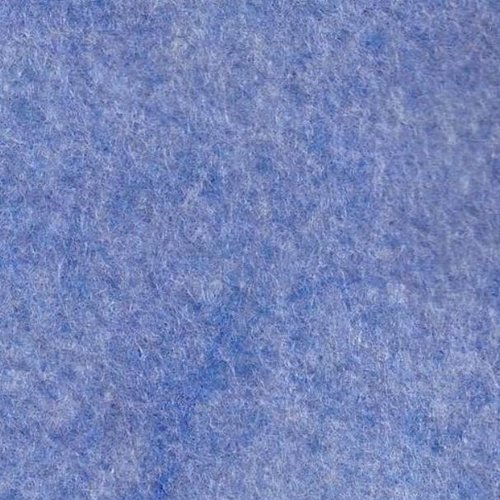 Feutrine de laine mérinos 35%, et  rayonne, de couleur "bleu givre", 22.5 cm / 30 cm, de chez cinnamon patch, vente à l'unité