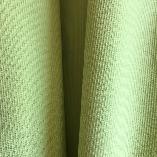 Tissu : piqué de coton, milleraies, couleur vert anis, uni, vendu par 50 cm /140 de laize