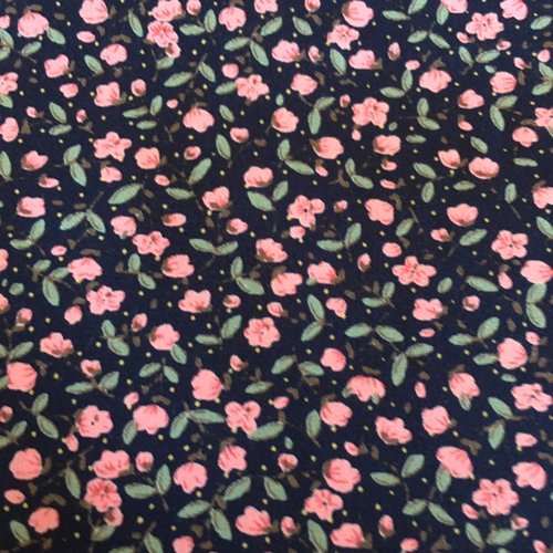 Tissu en coton, sevenberry, japonais, soyeux tel un liberty, marine avec des fleurs roses, vente par 25 cm /110 cm