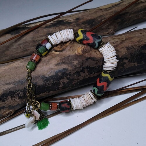 Bracelet tribale unisexe, coquille œuf d'autruche, perles tribales indonésiennes, rondelles de bauxite, bracelet ethnique, ivoire/noir/vert