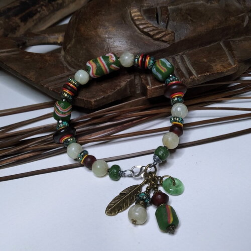 Bracelet ethnique unisexe rustique, perles artisanales indonésiennes, jade, vert/jaune/rouge, laiton, corne, semi-rigide, cadeau femme