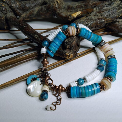Bracelet bohème chic 2 rangs, bleu et blanc, rondelles nacre et coquillage, agate, vacances, plage, gai, lumineux, estival, cadeau femme