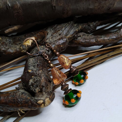 Boucles d'oreilles classiques, gouttes erre de bohème et lampwork vert orange, look vintage, bohème, rétro, pêche/vert, courtes,cadeau femme