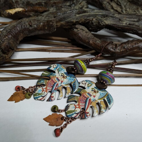Belles boucles d'oreilles feuilles monsteras, bohème/hippie, cuivre émaillé, perles papier, printemps été, vert/orangé/bleu, cadeau femme