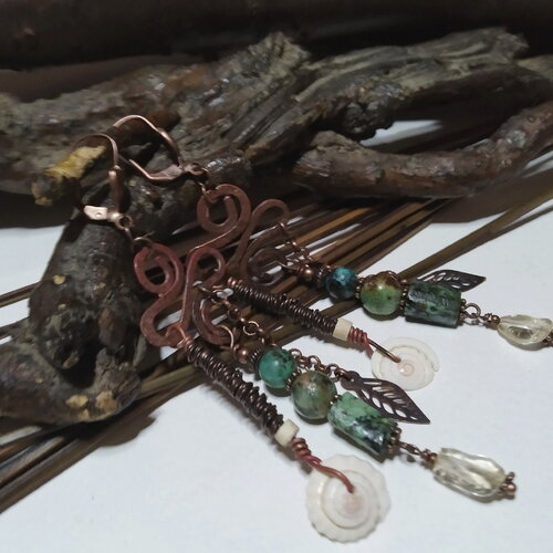 Boucles d'oreille rustiques, turquoises, citrine, coquillage, longues, connecteurs cuivre artisanaux, hippies/bohèmes, vert/bleu, cadeau