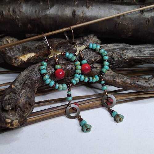 Petites créoles rustiques en verre de bohème et perles artisanales au chalumeau, chic, gypsy, bleu et rouge, cuivre, légères, cadeau femme