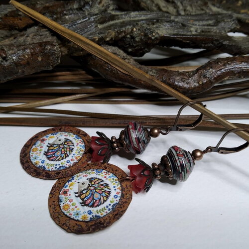 Boucles d'oreille bohèmes artisanales, cuivre émaillé motif hérisson, perles de papier, esprit nature, printemps, boho chic, cadeau femme