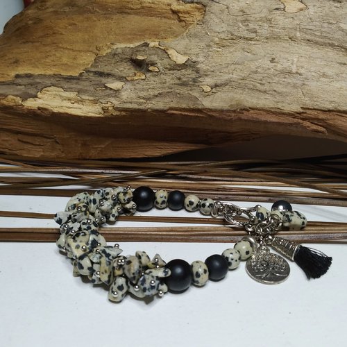 Bracelet bohème avec chips et perles de jaspe dalmatien, perles onyx mat , bohème chic noir/ivoire, classique, gemmes naturelles