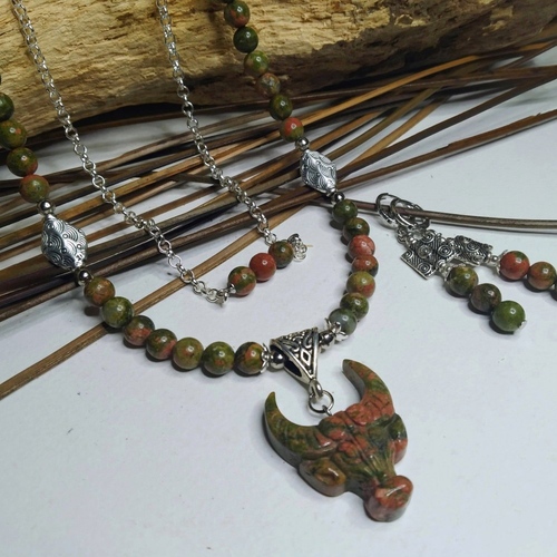 Collier avec pendentif sculpté en unakite, bohème/ethnique pierres gemmes, boucles d'oreilles offertes, cadeau