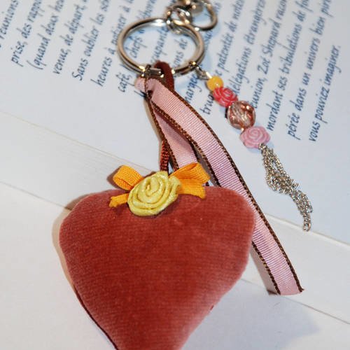 Bijoux de sac "coeur romantique et sa rose" 