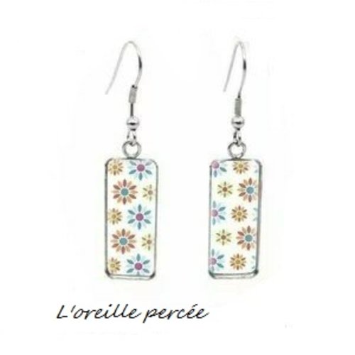 Boucle d'oreille rectangle nuée de fleurs colorées