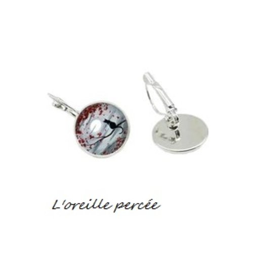 Boucle d'oreille cabochon chat sur sa branche