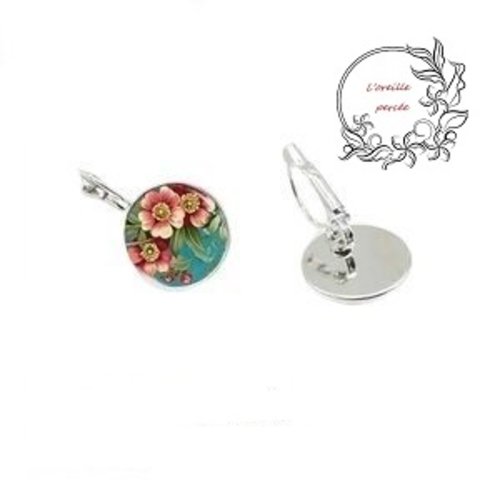 Boucle d'oreille fleurie