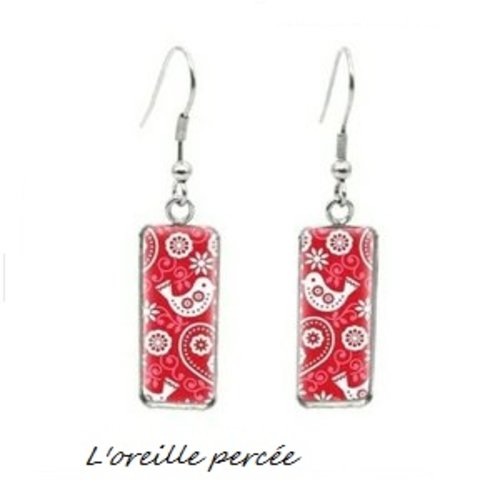 Boucle d'oreille rectangle oiseau blanc fond rouge