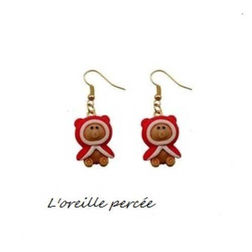 Boucle d'oreille ourson et son manteau de noël