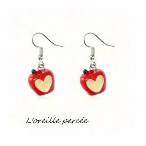 Boucle d'oreille duo de pomme rouge croquée