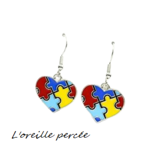 Boucle d'oreille coeur motif pièce de puzzle