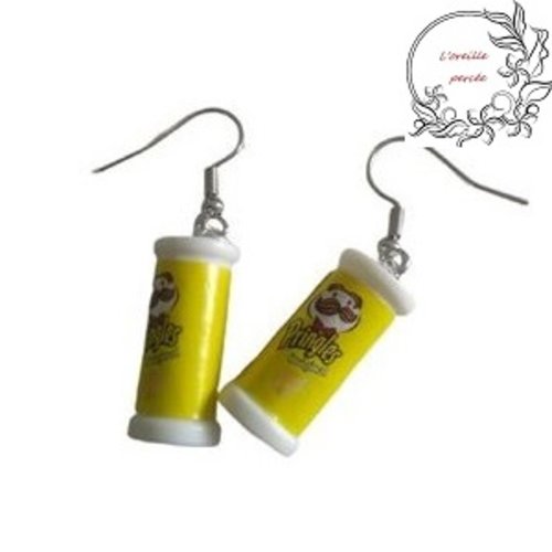 Boucle d'oreille boîte de chips jaune