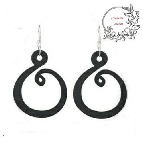 Boucle d'oreille noire en bois