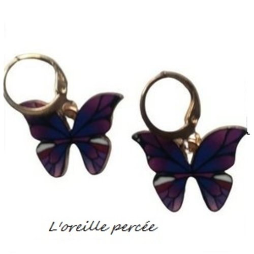 Boucle d'oreille papillon mauve