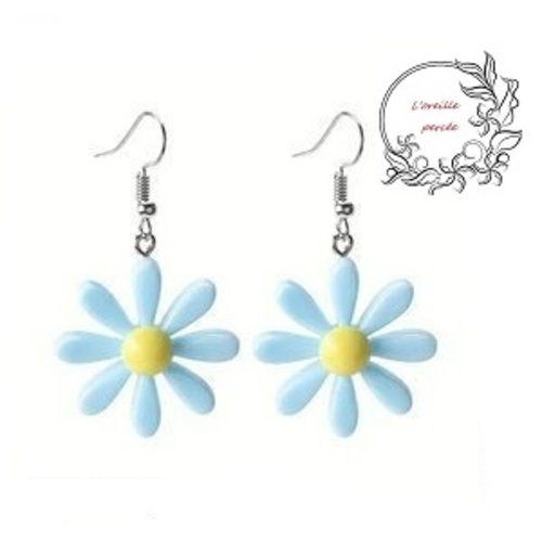 Boucle d'oreille marguerite bleue