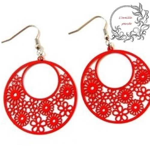 Boucle d'oreille estampe fleurie rouge