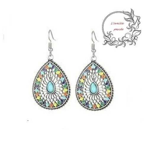 Boucle d'oreille goutte ethnique